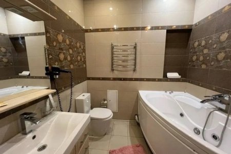 Джакузи в номере Люкс с кухней в отеле Автор Люблино
